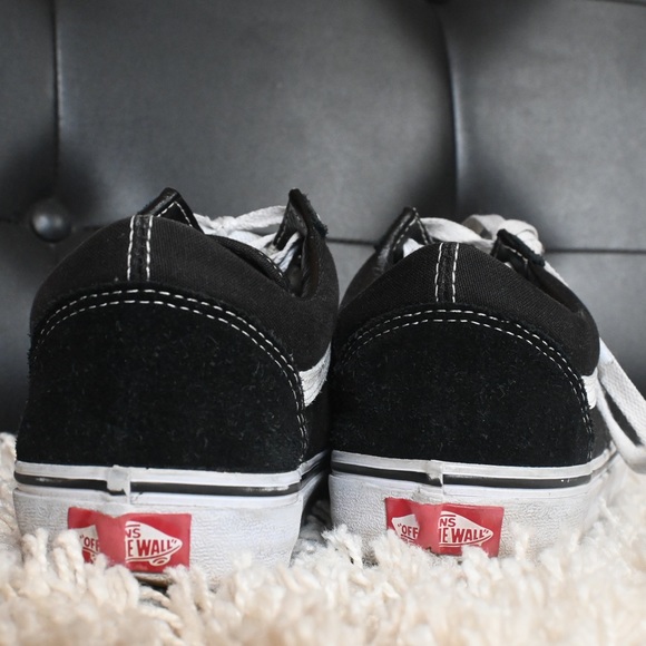 The Original Skate Shoe! 🛹 Suede Vans. Low Top. - Picture 5 of 7